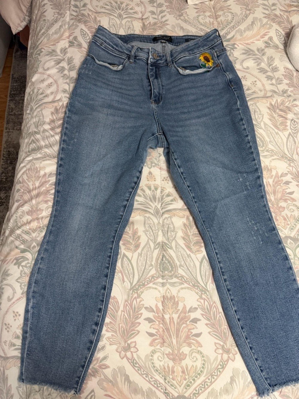 Judy Blue Light Blue Skinny Jeans with Sunflower Accent